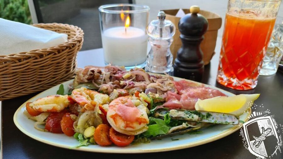 Regensburg: walking tour with italian wines and food tasting - That 10 Euro a la Carte Discount: How to Use It Smartly