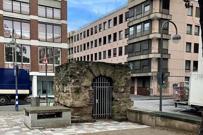 Roman Cologne: A Self-Guided Audio Tour - Cologne Cathedral and the route’s Roman-to-medieval storyline