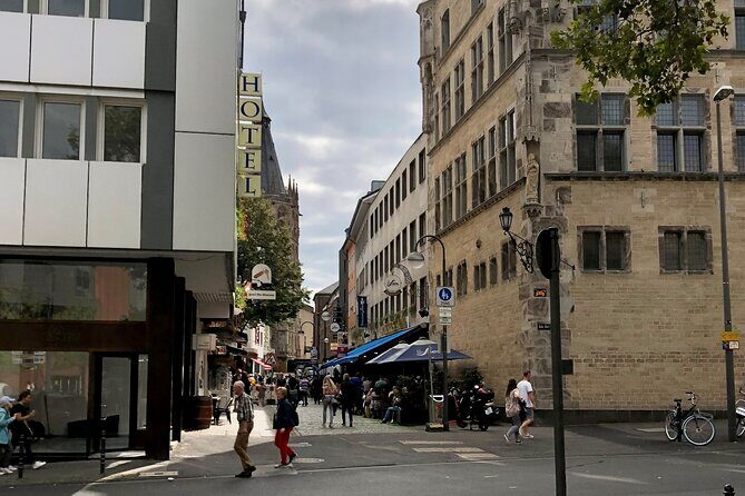 Roman Cologne: A Self-Guided Audio Tour - The Roman Northern Gate: a street walk with a hidden edge