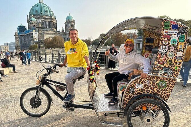 Romantic Berlin Rickshaw City and Photo Tour - incl. pick-up - Where You Start: Pariser Platz and the Pickup Radius Around Brandenburg Gate