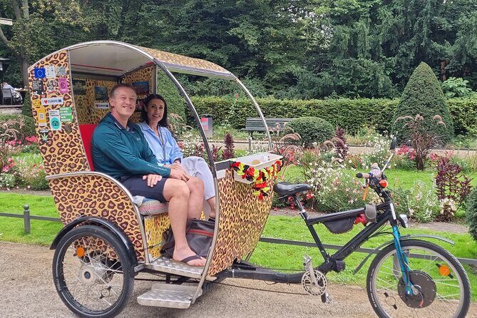 Romantic Berlin Rickshaw City and Photo Tour - incl. pick-up - Brandenburg Gate to Reichstag: Classic German Architecture and Big Political Turning Points