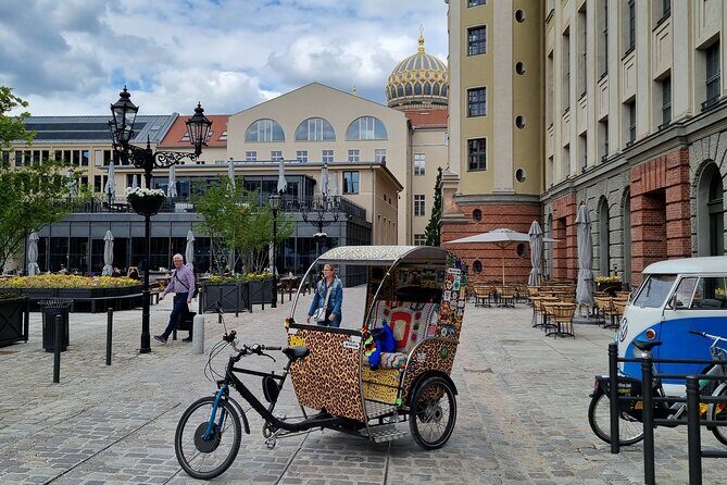 Romantic Berlin Rickshaw City and Photo Tour - incl. pick-up - Soviet Memorials and the Zoo Park Area: Heavy Remembrance, Then a Breather of Green