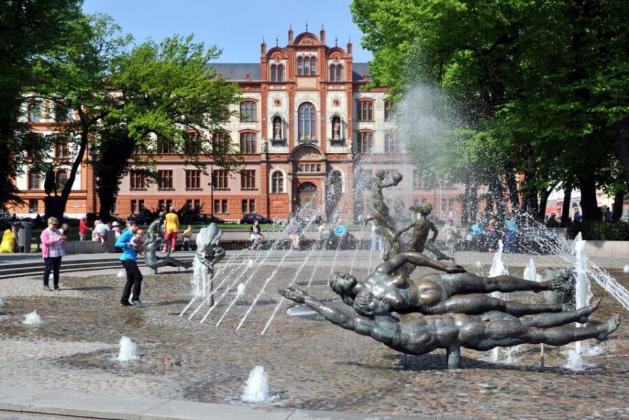 Rostock: Guided tour of the historic city center - Pacing and Tour Style: Informative, but Not Always a Photo Tour