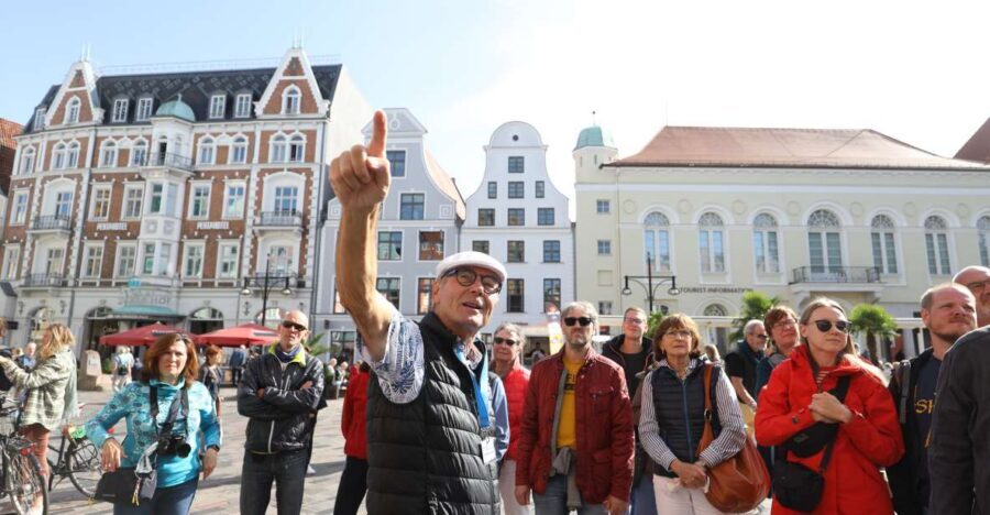 Rostock: Guided tour of the historic city center - Meeting at Tourist Information Rostock: A Simple Start