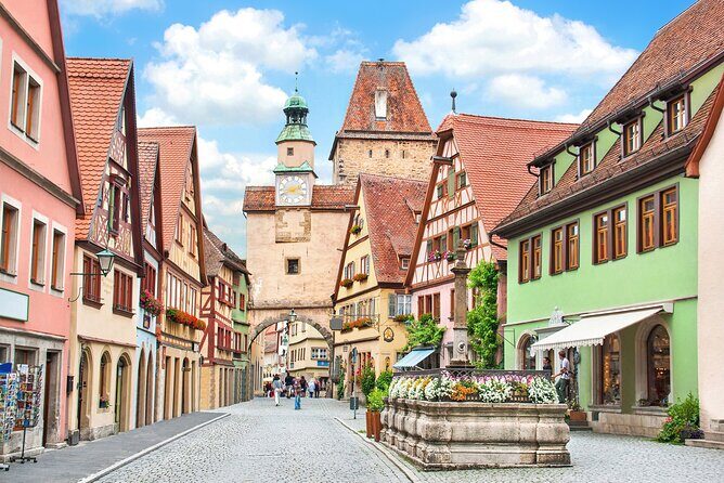 Rothenburg Scavenger Hunt and Sights Self-Guided Tour - Plönlein and the photo tasks that turn corners into moments
