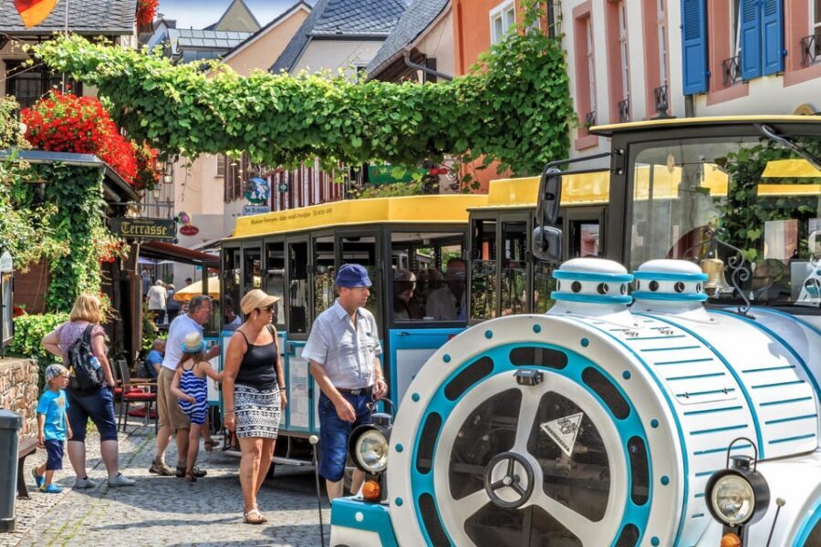 Rüdesheim sightseeing tour with the Winzerexpress - Where you start: Winzerkeller and the lead-in to the Old Town