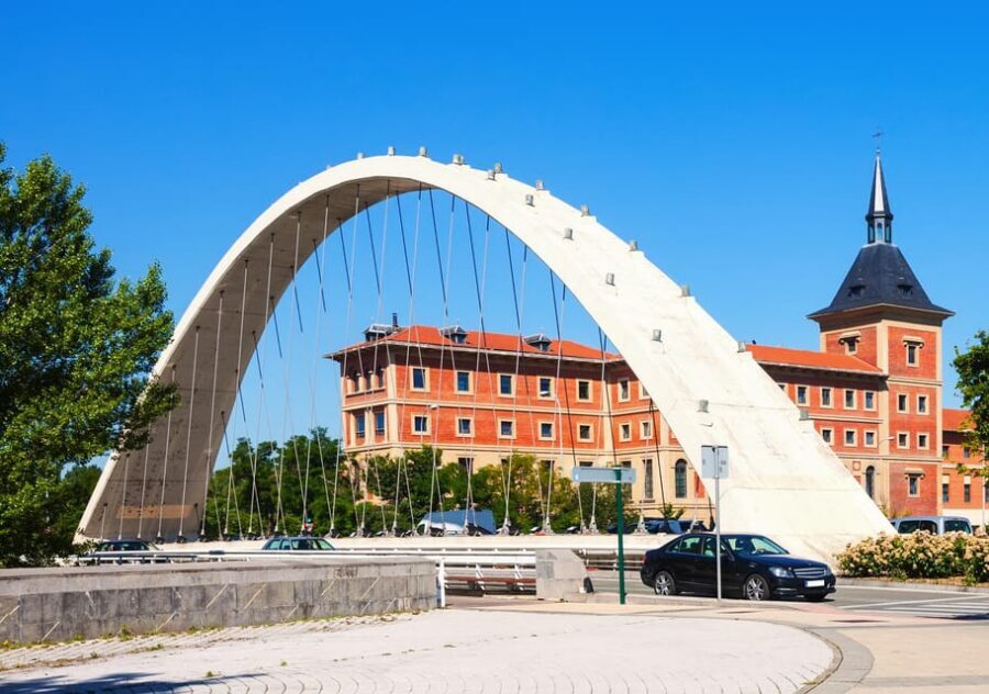 Saarbrücken: Express Walk with a Local - St. Johanner Markt: where locals make the city feel like a city