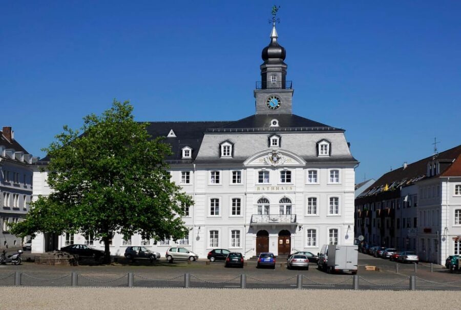Saarbrücken: Express Walk with a Local - Price and value: is $93 for a short local walk worth it?