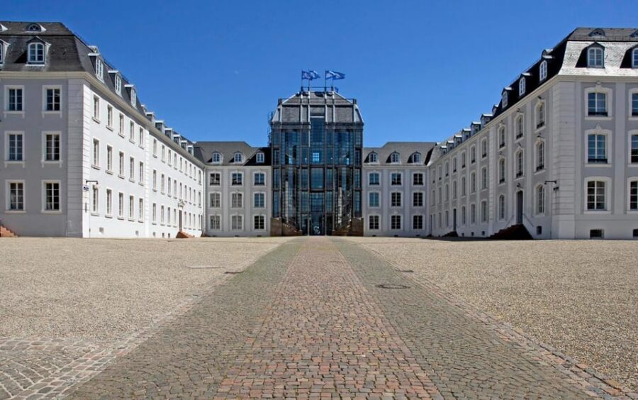 Saarbrücken: Express Walk with a Local - Saarbrücken Castle: the anchor point for understanding the city