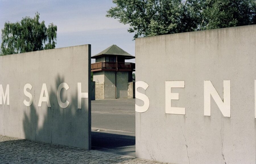 Sachsenhausen Memorial: Walking Tour from Berlin - The trip from Berlin to Oranienburg: simple logistics, big mental shift