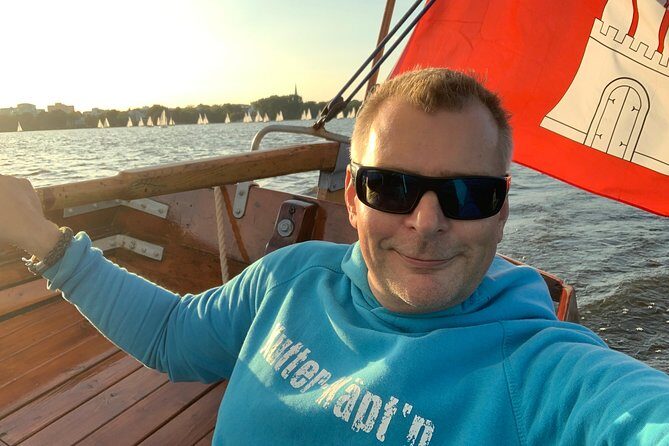 Sailing trip on the Hamburg Outer Alster - Captain communication and English expectations