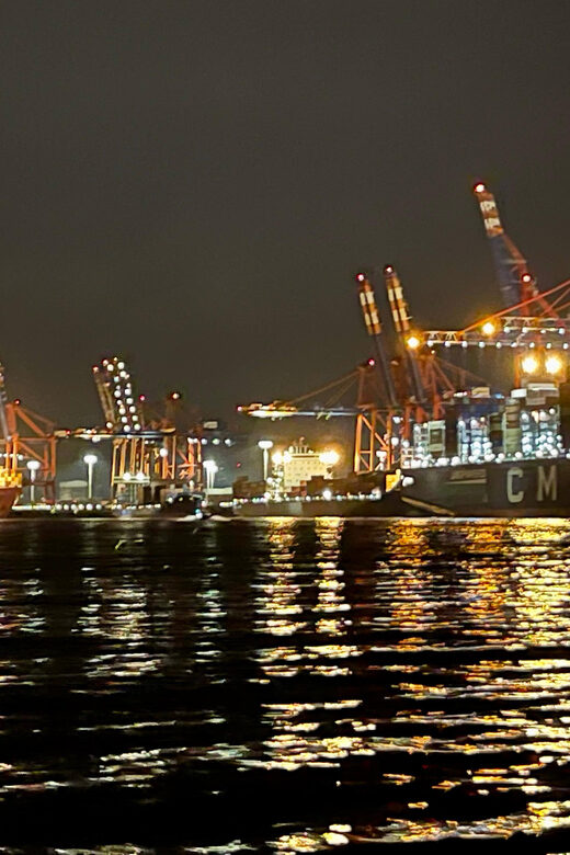 Sailing trip ''the Elbe by night", Hamburg/Elbe - Boarding the Bavaria 42-3: small yacht comfort, big-river realism