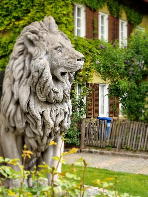 Schwabing: Insider Tour! Neighborhood, Revolt, Secrets in Munich's Cult District - Timing, walking pace, and what to wear in Munich weather