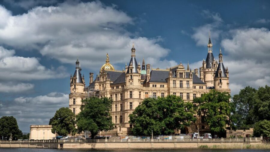 Schwerin: Private Guided Walking Tour - Key highlights you’ll actually feel on the walk