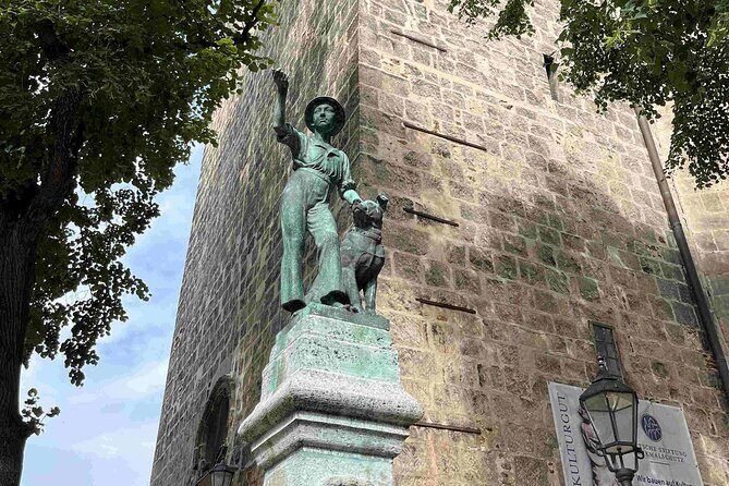 Self-Guided Walk Around Quedlinburg's Timber-Framed Houses - Castle Hill and Schlossgarten: Where the Views Finish the Story
