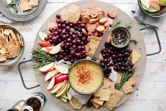 Sharing plate food tour in Berlin - Sweet seduction and selected drinks: included perks that change the vibe