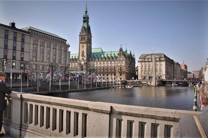 Sightseeing Tour - Free Tour - Historic Center-Hamburg On Foot - Elbphilharmonie And Hopfenmarkt: The Building People Argue About, Then Beer Secrets