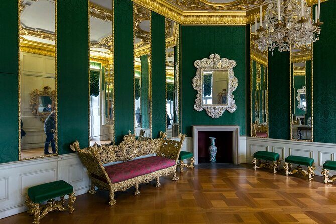 Skip-the-line Charlottenburg Palace Private Tour & Transfers - The guide experience: what “private” really adds inside a palace