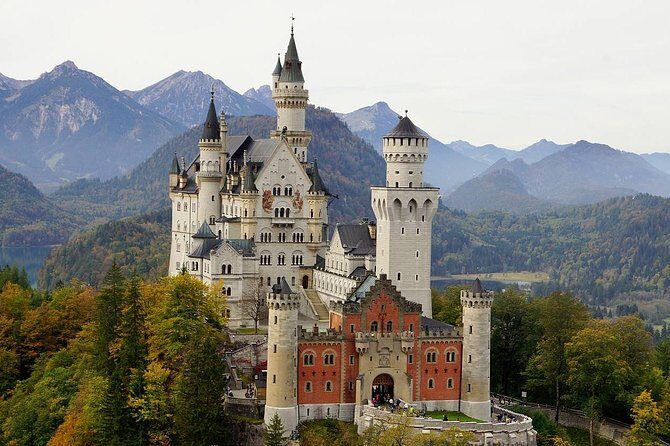Skip-the-Line Neuschwanstein Castle Tour from Munich - Why Neuschwanstein logistics are the real boss fight