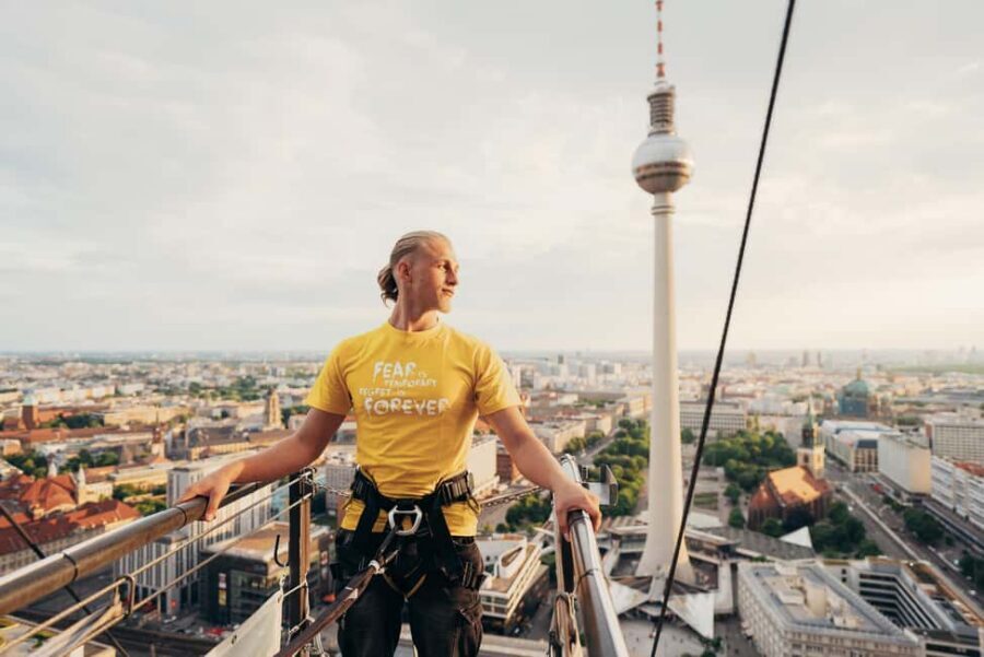 Sky Walk - 120 Meters above Berlin - Daylight vs City Lights: When Your Photos Actually Look Good
