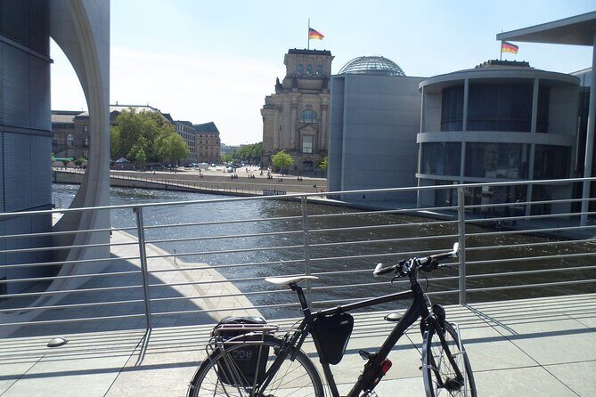 Small-Group Berlin Wall Bike Tour - Why this Berlin Wall tour works better than walking