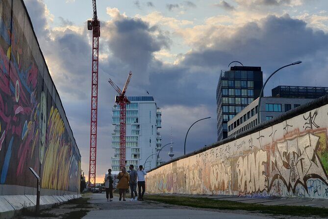 Small Group Walking Tour of East Berlin with a French Guide - Walking comfort: the practical side of a 3-hour East Berlin walk