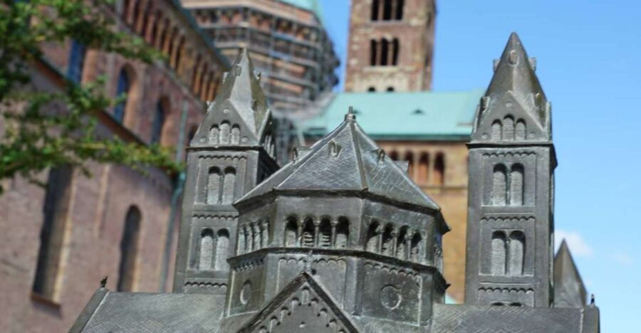 Speyer: Cathedral, Old Town and Jewish Heritage - Guided walking through the historic district: how the route teaches you Speyer