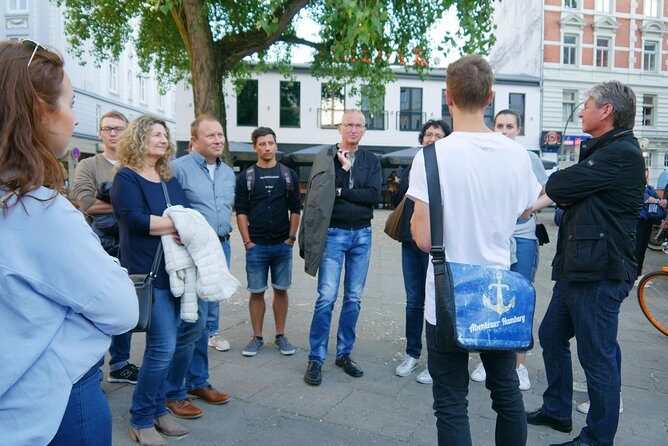 St. Pauli Highlights Tour - Davidwache Police Station: the photo stop with real atmosphere
