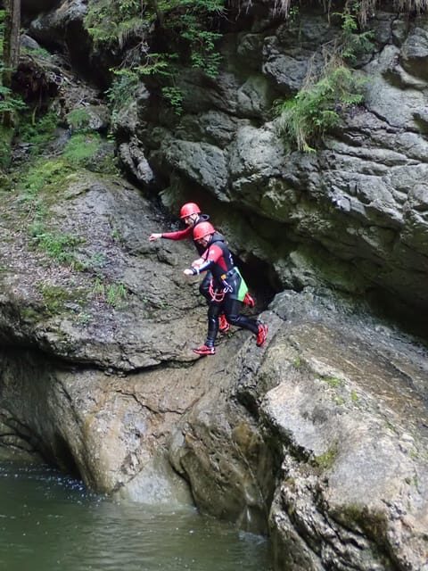Starzlachklamm Allgäu: Canyoning beginner tour - Waterfall abseil up to 12 meters: the biggest confidence test