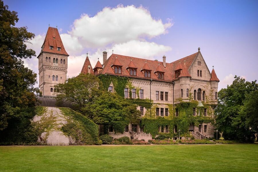 Stein: Guided tour of Count von Faber-Castell's castle - The Press-Camp Story and the History No One Skips