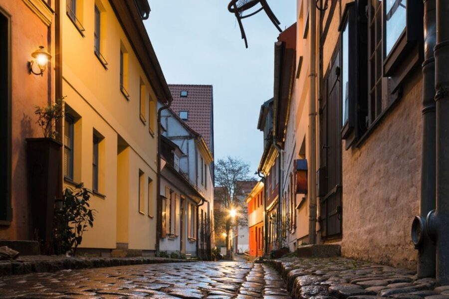 Stralsund: Old Town Evening Tour with a Night Watchman - Alter Markt at Night: Where the Big Landmarks Matter