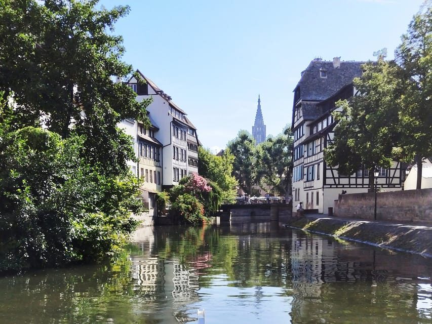 Strasbourg: Private City Sightseeing Boat Tour - From Notre-Dame to Parliament européen: the monuments route