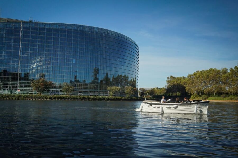 Strasbourg: Private City Sightseeing Boat Tour - Barrage Vauban locks: the practical thrill