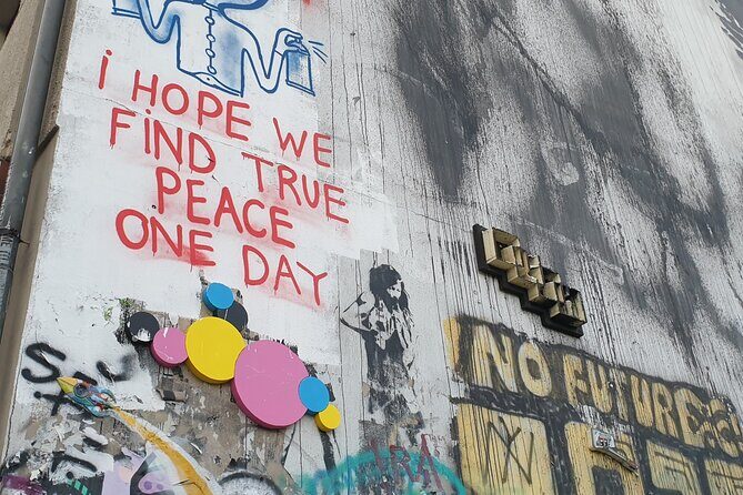 Street Art and Alternative Tour of Berlin in French - What the guide teaches you (beyond pointing at pretty walls)