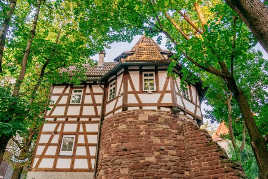 Stuttgart: Bean District Walking Tour with Swabian Food - Walking the Bohnenviertel Lanes and Inner Courtyards
