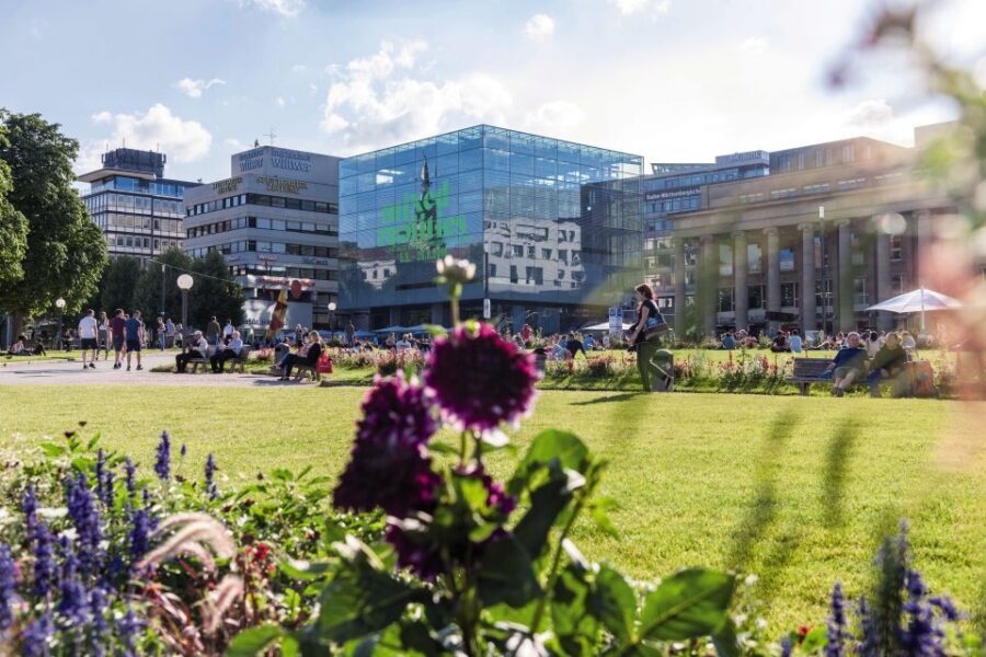 Stuttgart: City Highlights - Guided Walking Tour - Palace Square: The Social Center With Architecture You Can Read