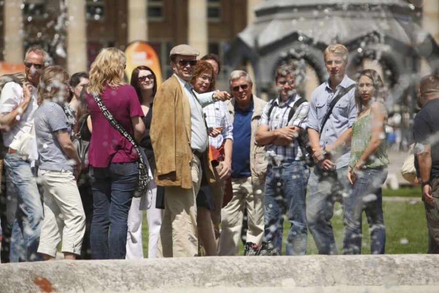 Stuttgart: City Highlights - Guided Walking Tour - New Palace: Baroque Grandeur Without the Ticket Lines
