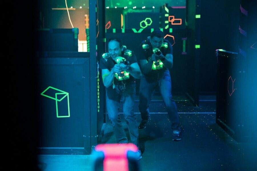 Stuttgart: Indoor Lasertag Experience - Best for Groups and Birthdays (and How to Keep It Fun for Everyone)