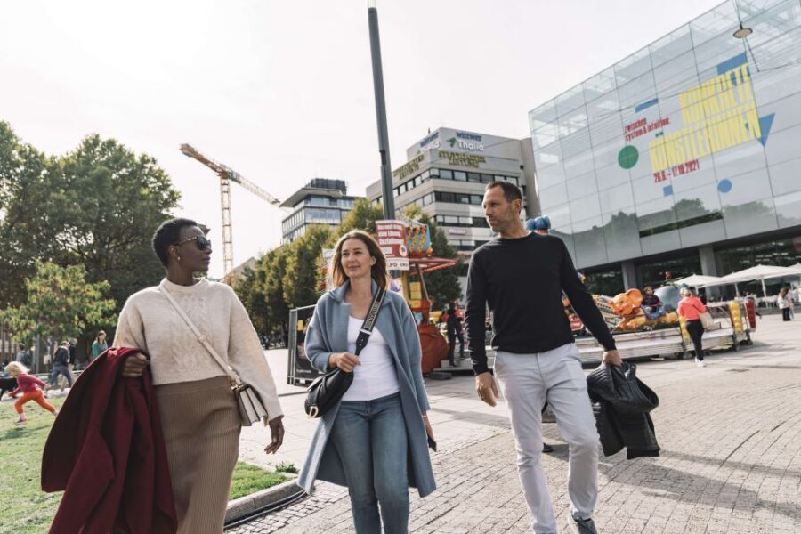 Stuttgart: Private Guided Circular City Walk - A circular Stuttgart walk that keeps you oriented