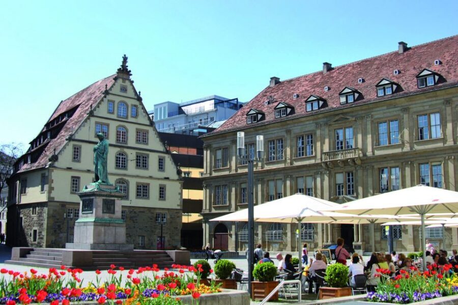 Stuttgart: Private Guided Circular City Walk - Stuttgart Opera and the theater area: culture with context
