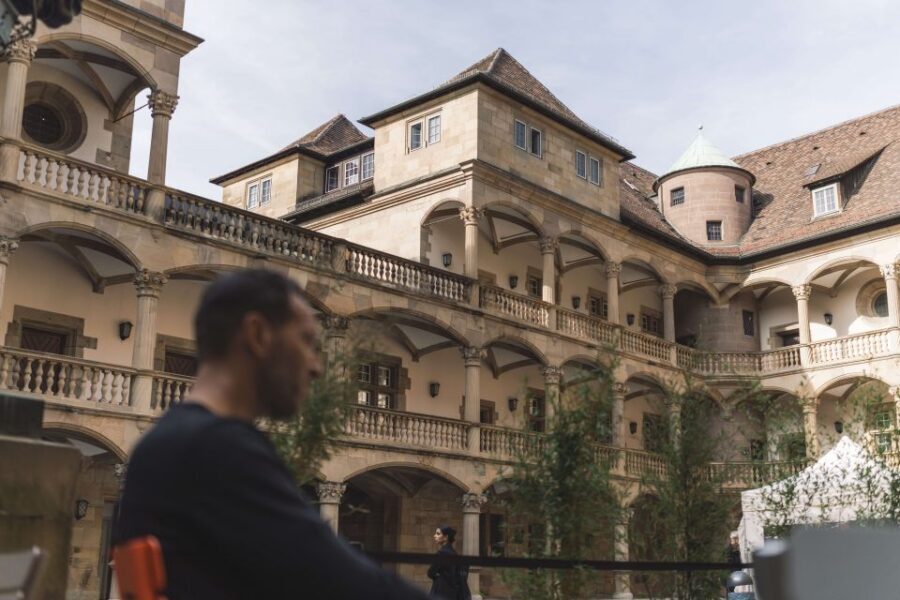 Stuttgart: Private Guided Circular City Walk - New and Old Palaces: the palace core and its inner-courtyard feel