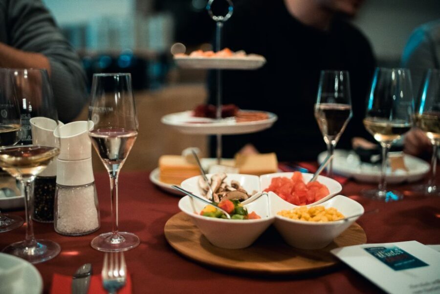 Stuttgart: Raclette Evening - The Fireside Start: Mulled Wine and Alcohol-Free Punch