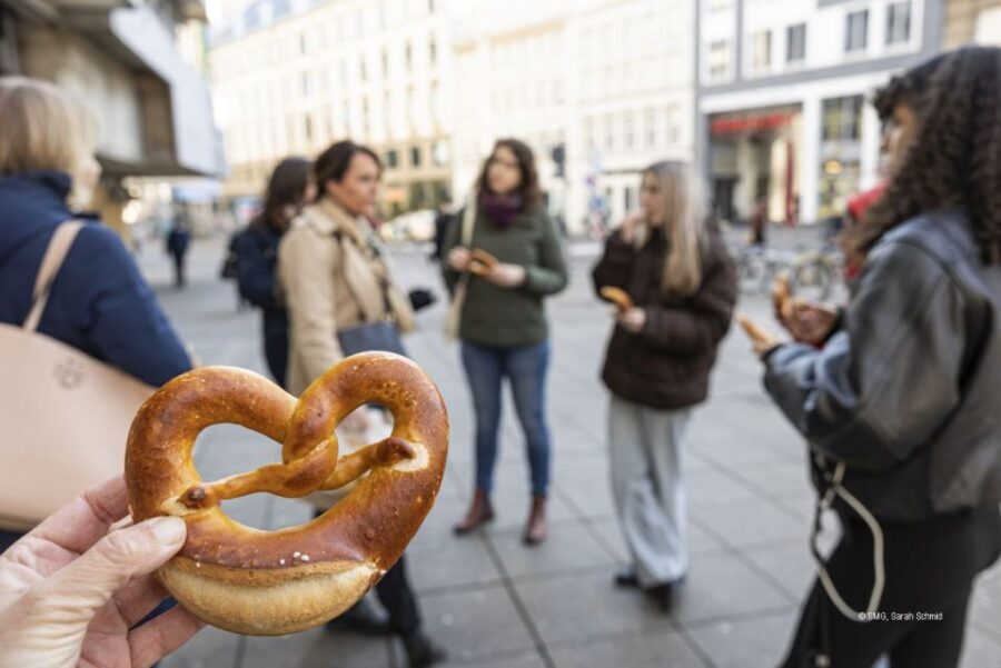 Stuttgart: Swabian Cuisine Guided Walking Tour with Tastings - Postplatz Meet-Up: Start Easy, Stay Central