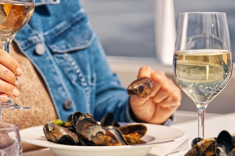 Sylt: Shell safari with boat | incl. Mussel tasting & 1 glass of wine - Hörnum Harbor and the Adler VI: where to start without wasting time