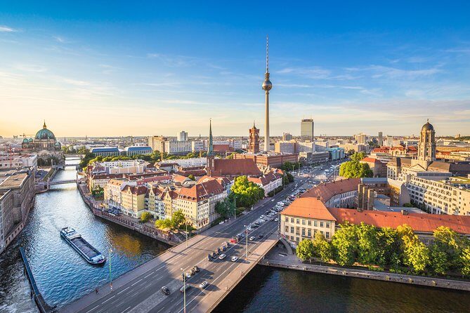 The Best Private Berlin Tour with a Car, Tour Guide and Pick up - Who should book this private Berlin car tour