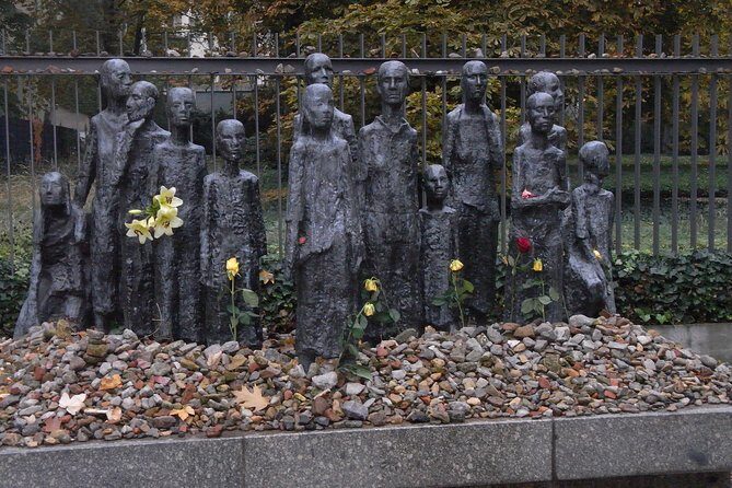 The Jewish Private Tour - A journey into the Jewish past of Berlin with N. Jacob - Getting picked up in Mitte and starting when you want