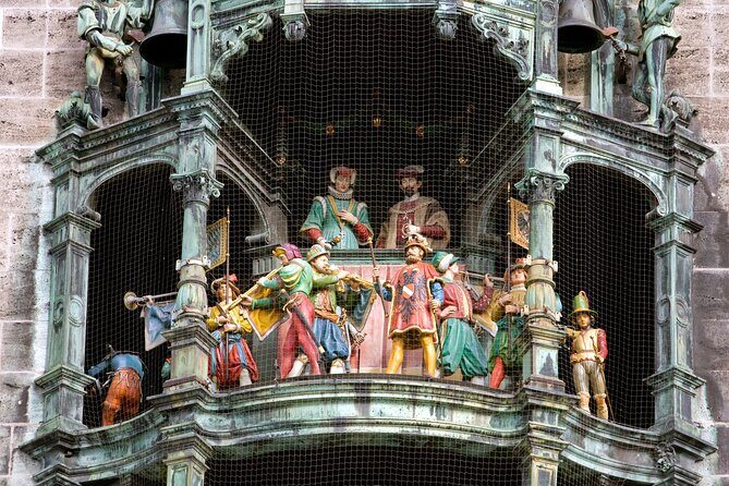 The Old Town Walking Tour: Munich - Meeting at Karlsplatz: how the start sets up the whole walk
