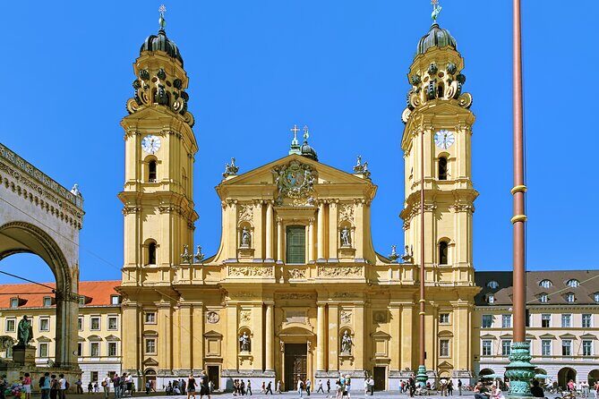 The Old Town Walking Tour: Munich - Price and logistics: cheap enough to book, easy enough to plan
