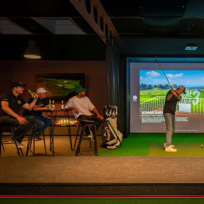 The Ultimate Berlin Golf Bar for Groups, Games & Good Times - Choosing your session: 1, 2, or 4 hours for the pace you want