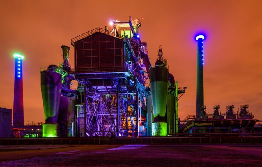 Torchlight tour of the old ironworks - Weekend light displays: what changes when the site lights up